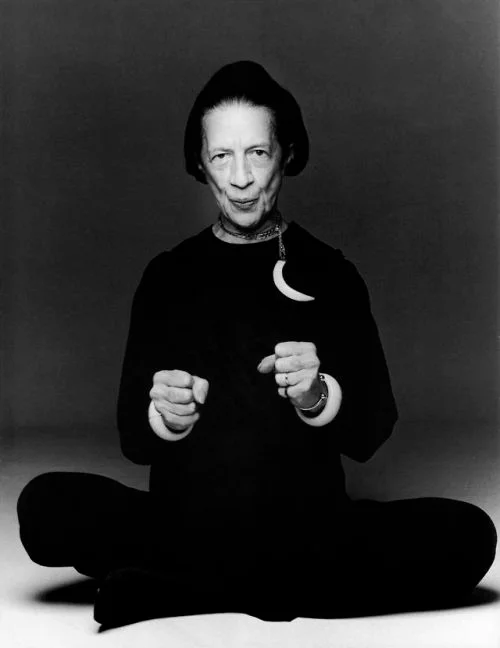 Diana Vreeland, responsável pelo Met Gala a partir da década de 70. 