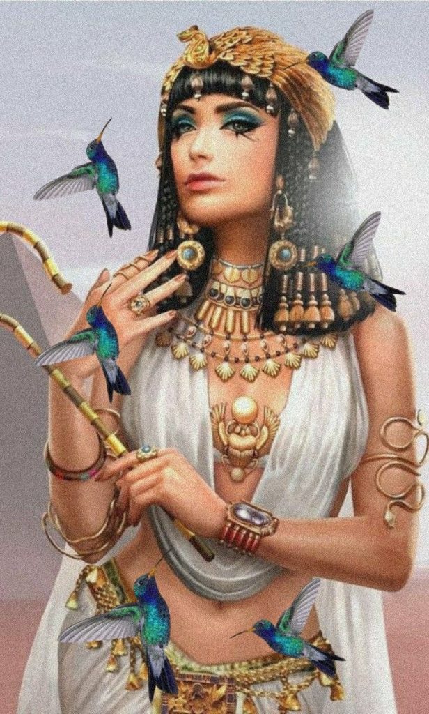 Rainha Cleópatra com esmaltes. 