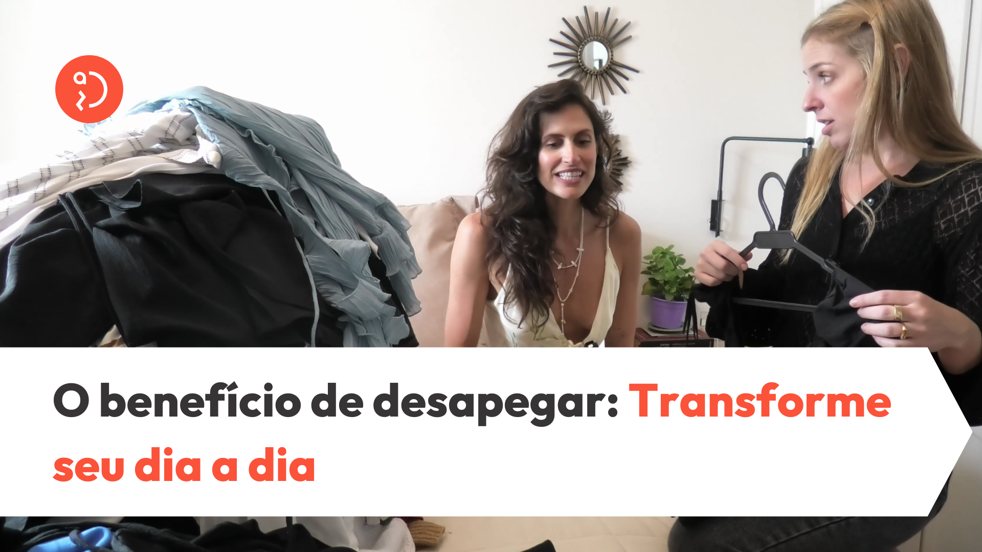 Descubra como desapegar de roupas que estão paradas no guarda-roupa pode impactar positivamente sua vida e trazer uma sensação de renovação.