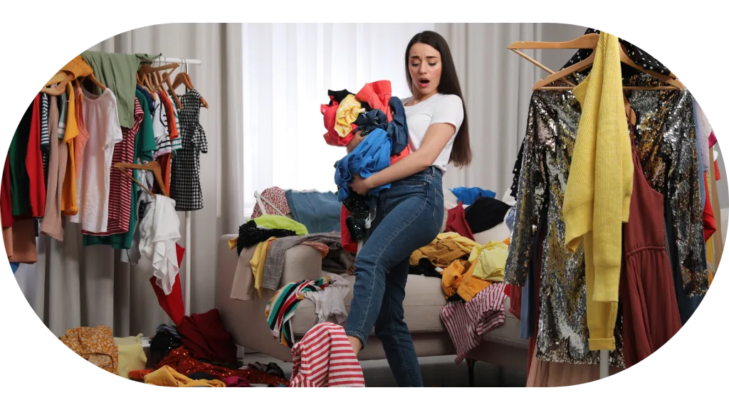 Descubra como desapegar de roupas que estão paradas no guarda-roupa pode impactar positivamente sua vida e trazer uma sensação de renovação.