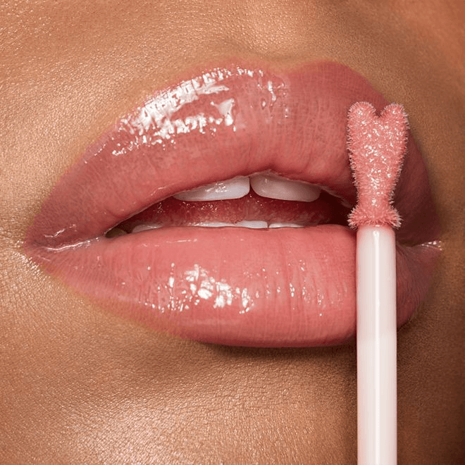 Amante de gloss? Descubra os 5 glosses que estão bombando no momento, trazendo brilho, hidratação e muito estilo aos seus lábios.